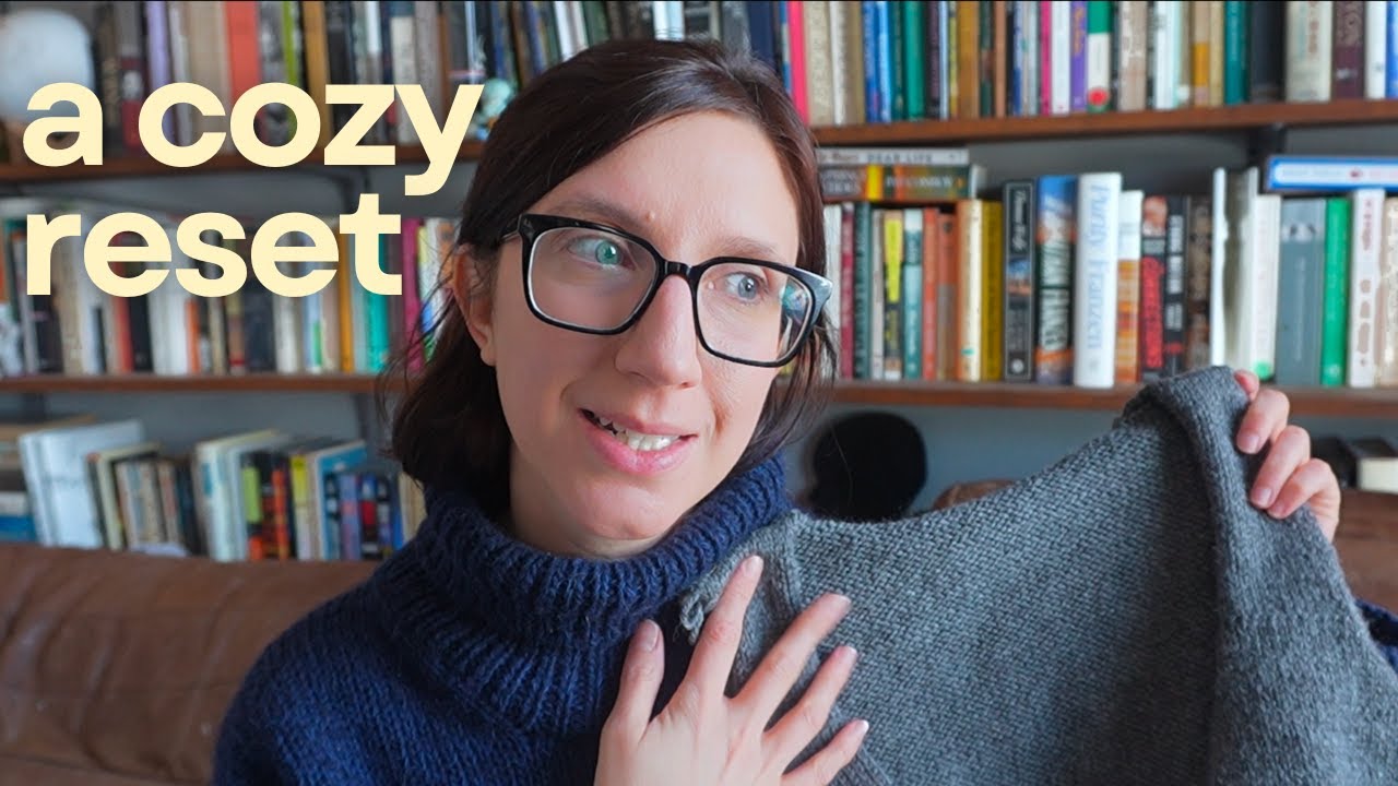 A Cozy Reset | Decluttering My Wardrobe, Knitting & Reading