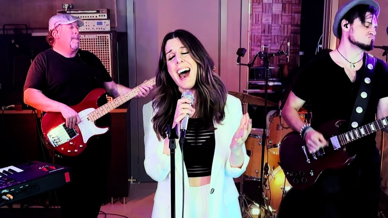 Chandelier Performance by a Real Live Band? Incredible