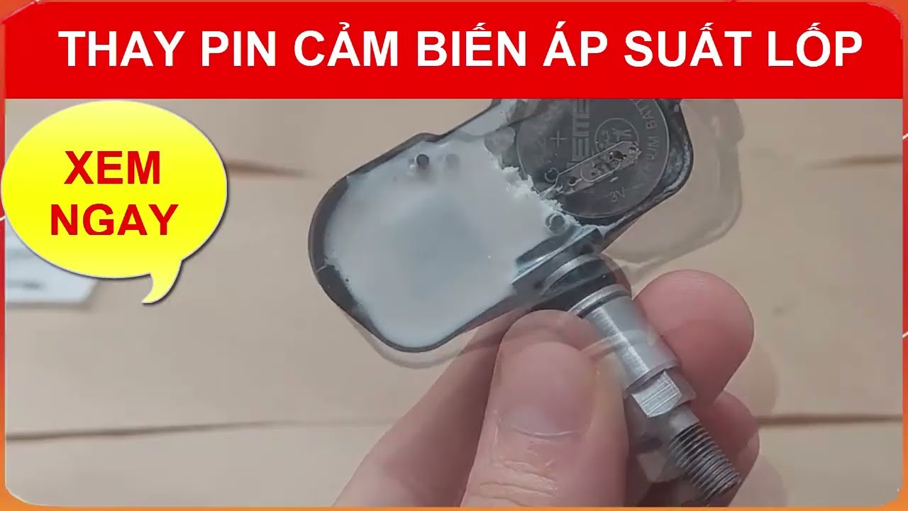 Thay pin cảm biến áp suất lốp ô tô