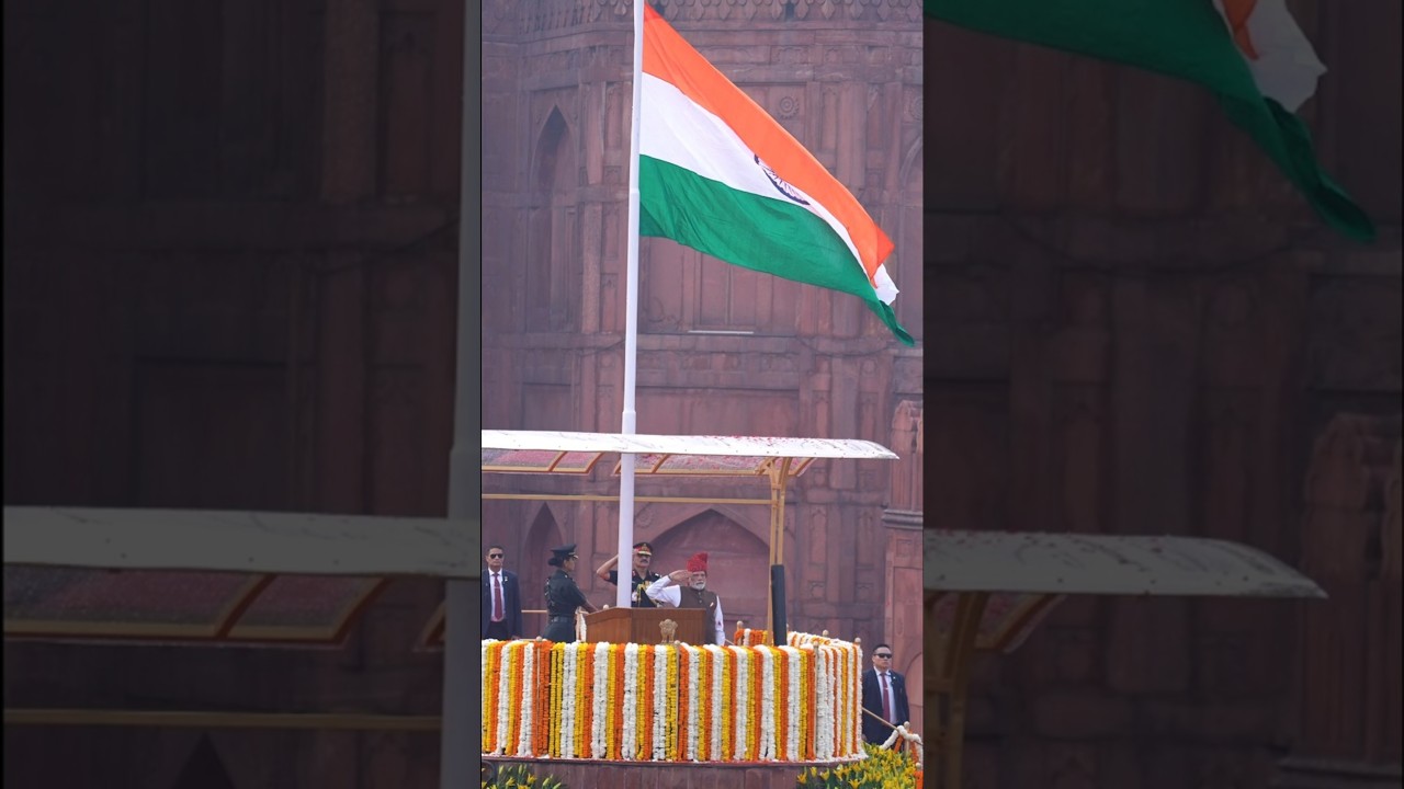 PM Modi hoists the Tricolour at the Red Fort on India's 80th Independence Day..