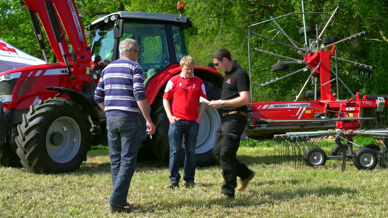 Massey Ferguson Rake in Action