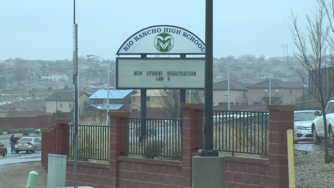 Student accuses Rio Rancho teacher of sending nude pictures