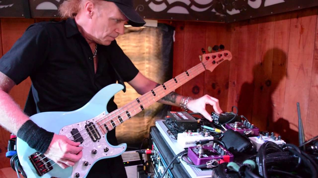 The Secret Weapon of Billy Sheehan's Bass Rig @ Winery Dog Camp.
