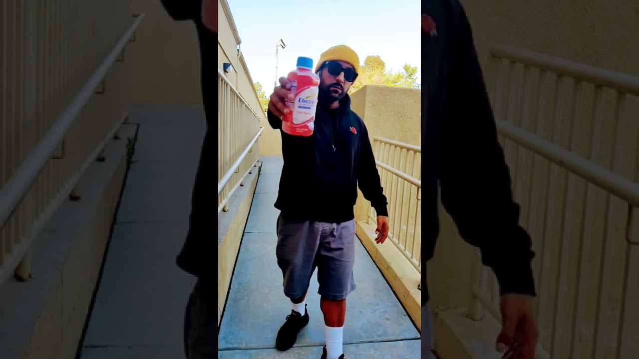 🍓 Fruit PUNCH 🥊⚡Electrolit #uknowwhatsup #4town #turningred #fruitpunch #electrolytes #sportsdrink