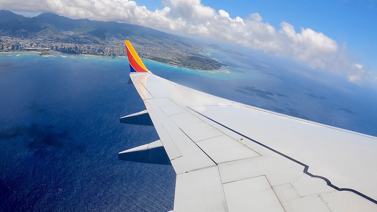 Beautiful Scenery! Boeing 737 MAX Departing Honolulu International Airport [HNL]