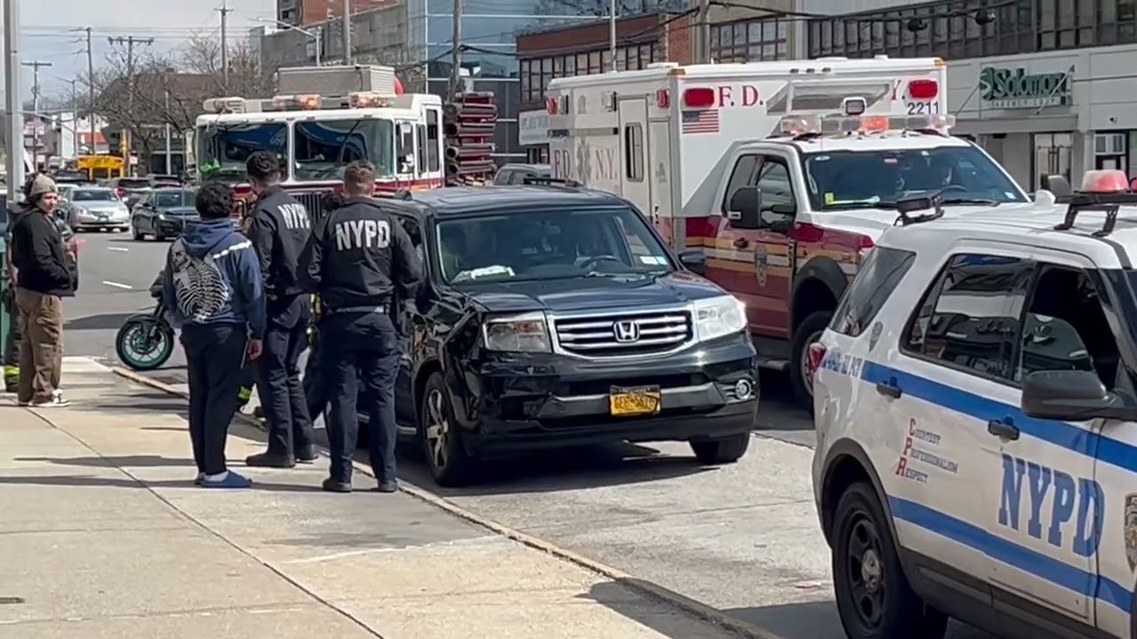 Motorcycle crash w/ injury. Queens NYC 3/26/25