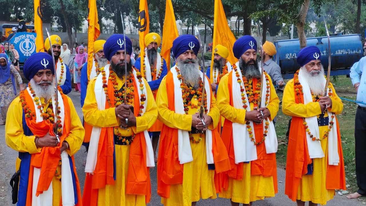 Nagar Kirtan | Parkash Purab Guru Nanak Dev Ji 14 Nov 2021 | RCF Gurudwara