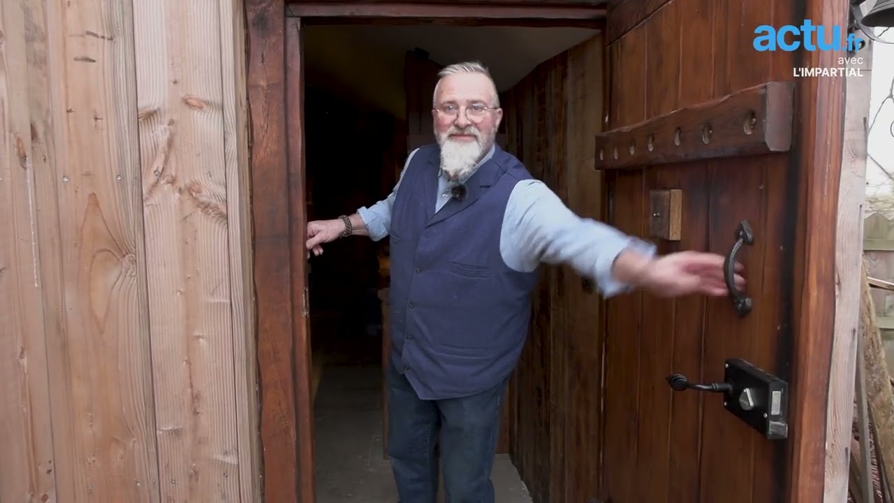 Jean-François a mis 30 ans à rénover cette forteresse du 11e siècle