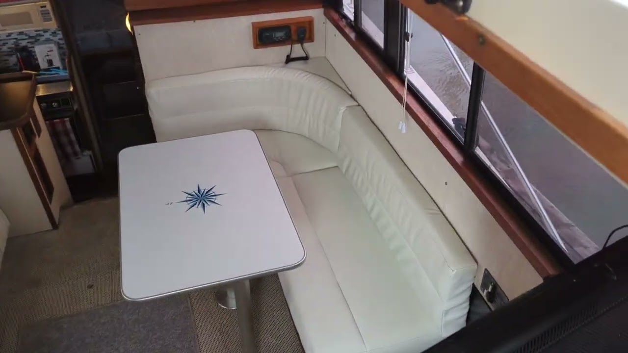 Carver 3207 cabin tour