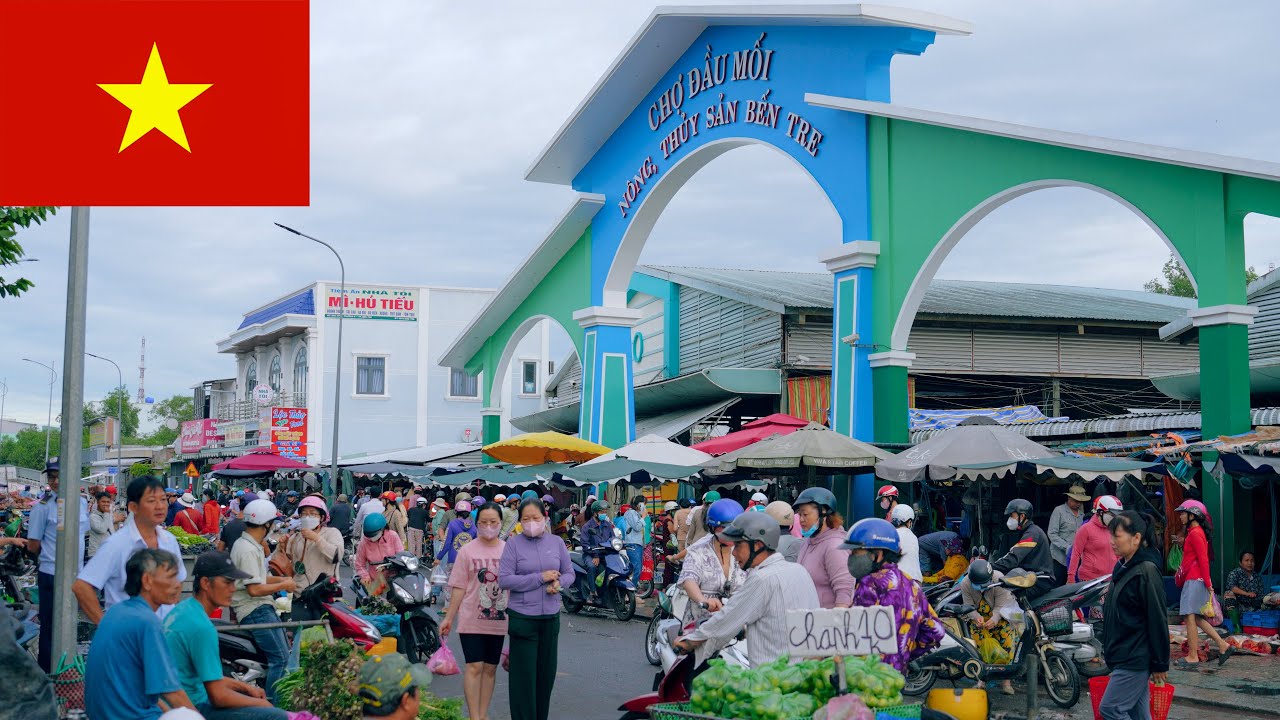 Exploring Ben Tre market | A Vietnamese market with traditional charm