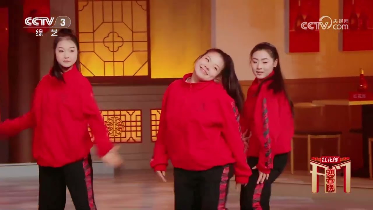 [开门迎春晚]《舞动青春》 表演：淮南世际艺术学校国标舞专业学生 | CCTV春晚