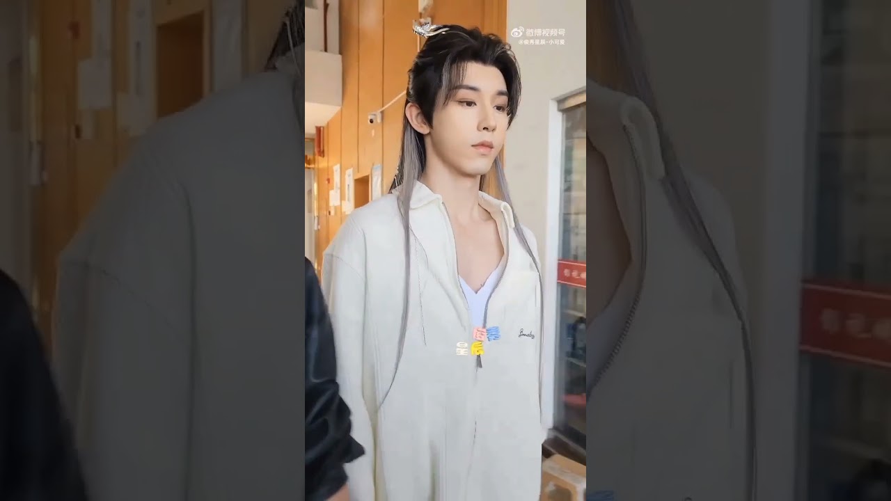 He react so quick about his fan glasses what a gentleman junchen#guojunchen #cdrama