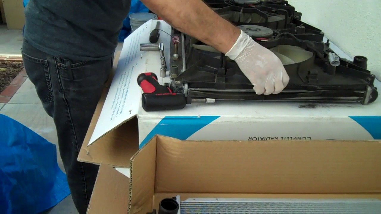 Radiator Replacement 2005 Toyota Highlander   ONE TAKE