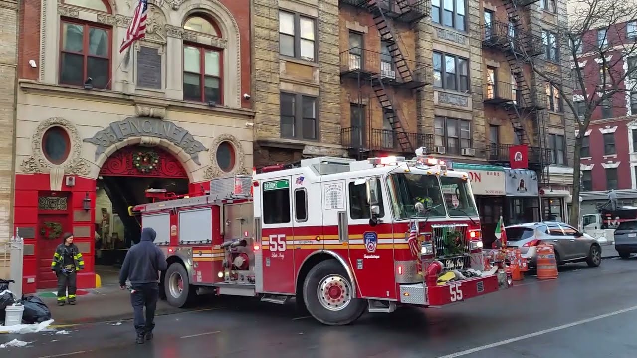 FDNY LITTLE ITALY Parking Like A Pro Awesome Engine 55 NYC #fdny #firetruck #littleitaly #nyc