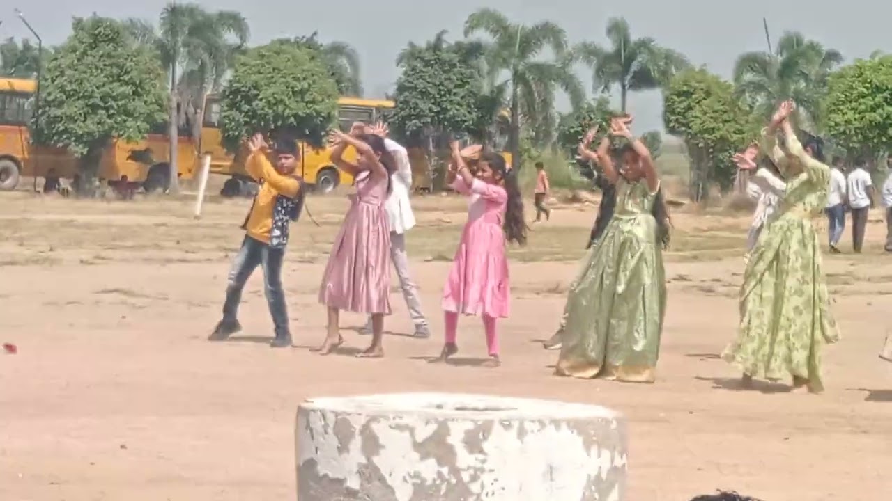 Excellent 👌 Dance by little girls....