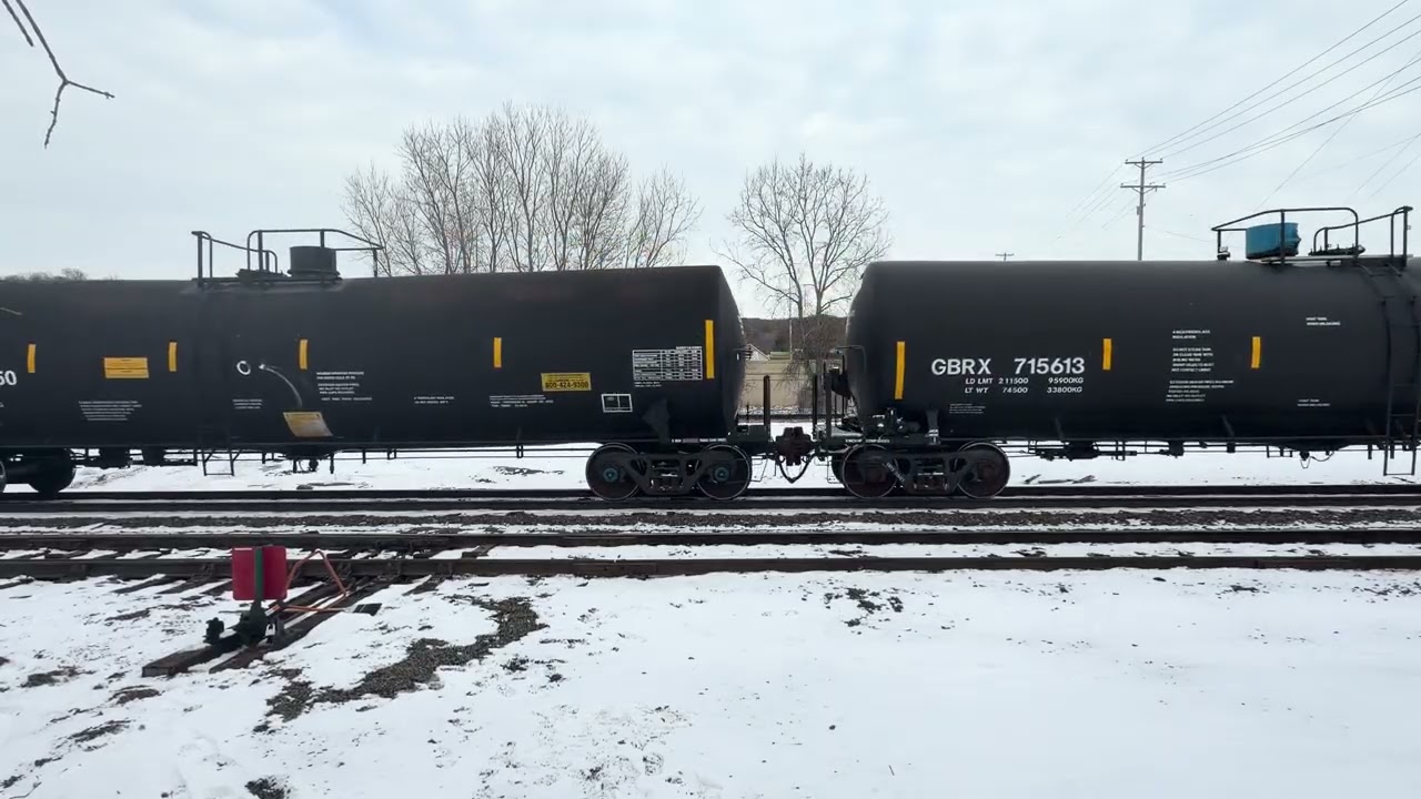 Lots and lots of great action railfaning at Paul mn, 