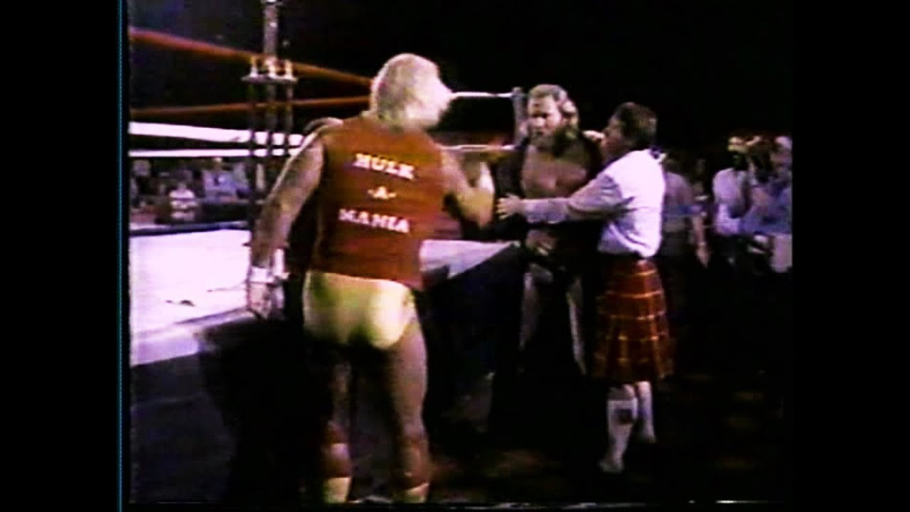 Hulk Hogan / Big John Studd - Confrontation [1984-02-04]