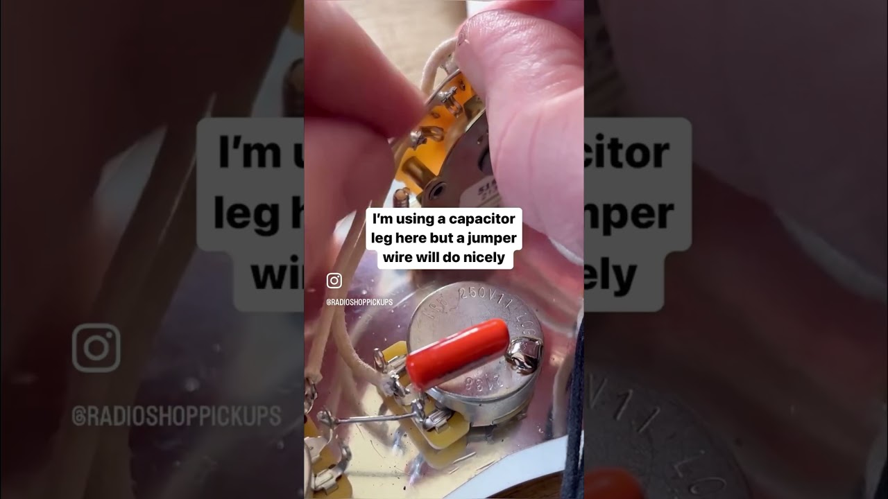 Быстрая модификация Stratocaster для вас &mdash; больше советов на нашем канале 👌 #strat #fender #пайка