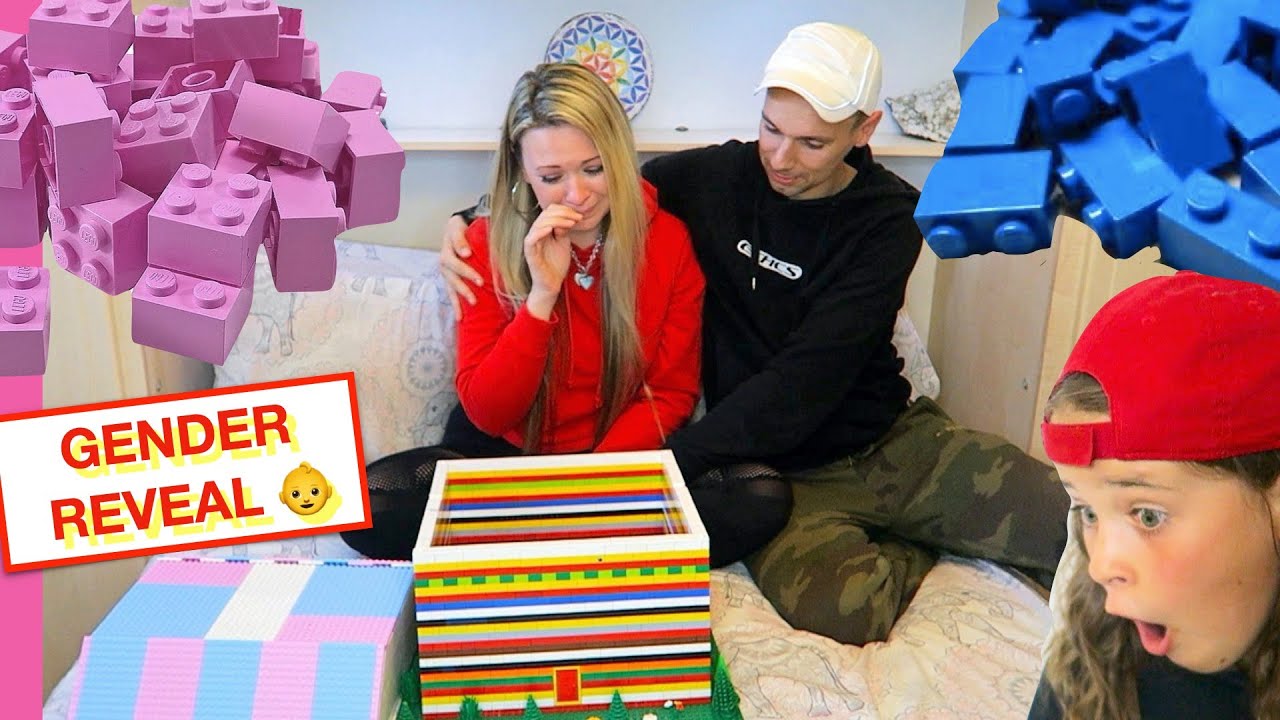 BABY GENDER REVEAL! 👶  *finding out if the baby is a boy or a girl! WITH LEGO! 😁