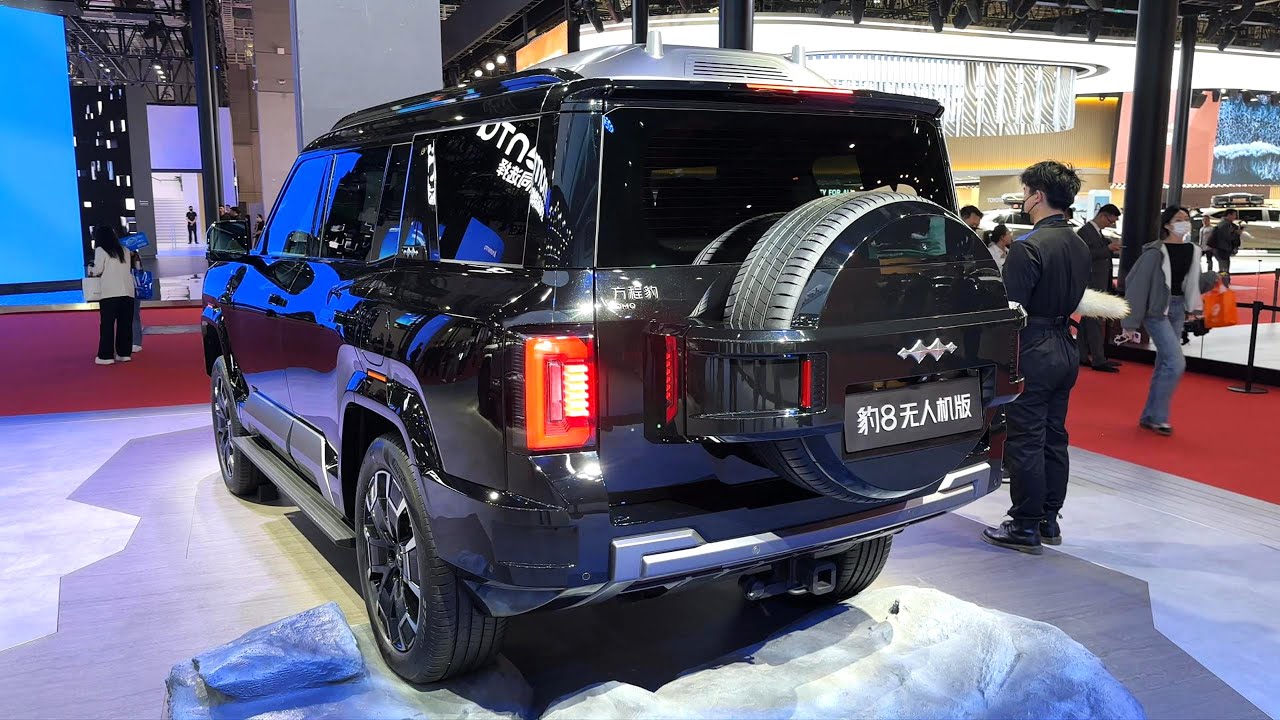 The New BYD Fang Cheng Bao Leopard 8 PHEV 2025 - Exterior And Interior
