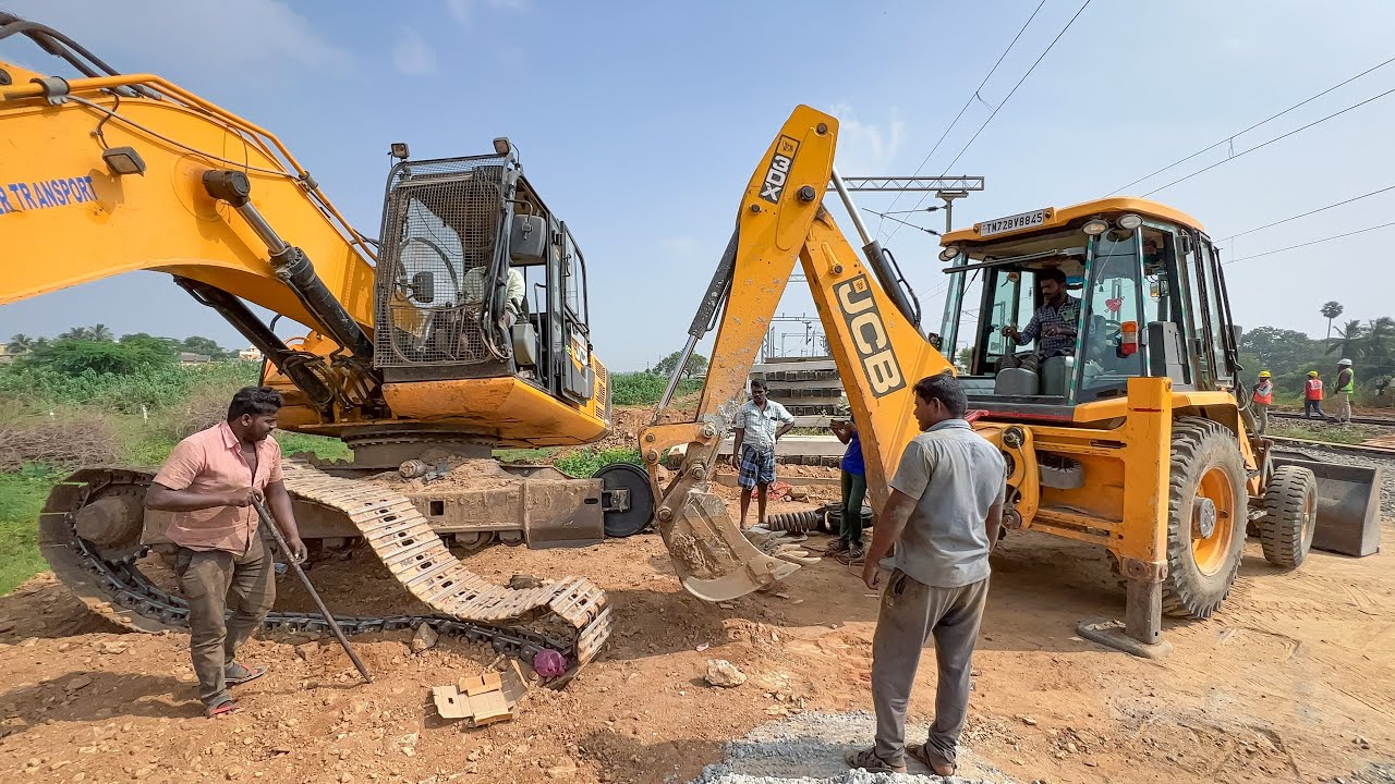 JCB 3DX Helping to JCB 205 Excavator Track Wheel Insert and Chain installation | JCB Excavator