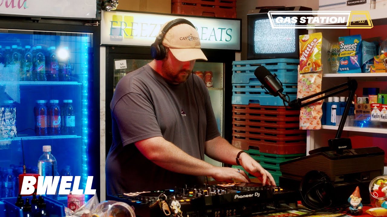 Post Dubstep Mix In A Gas Station | BWELL |