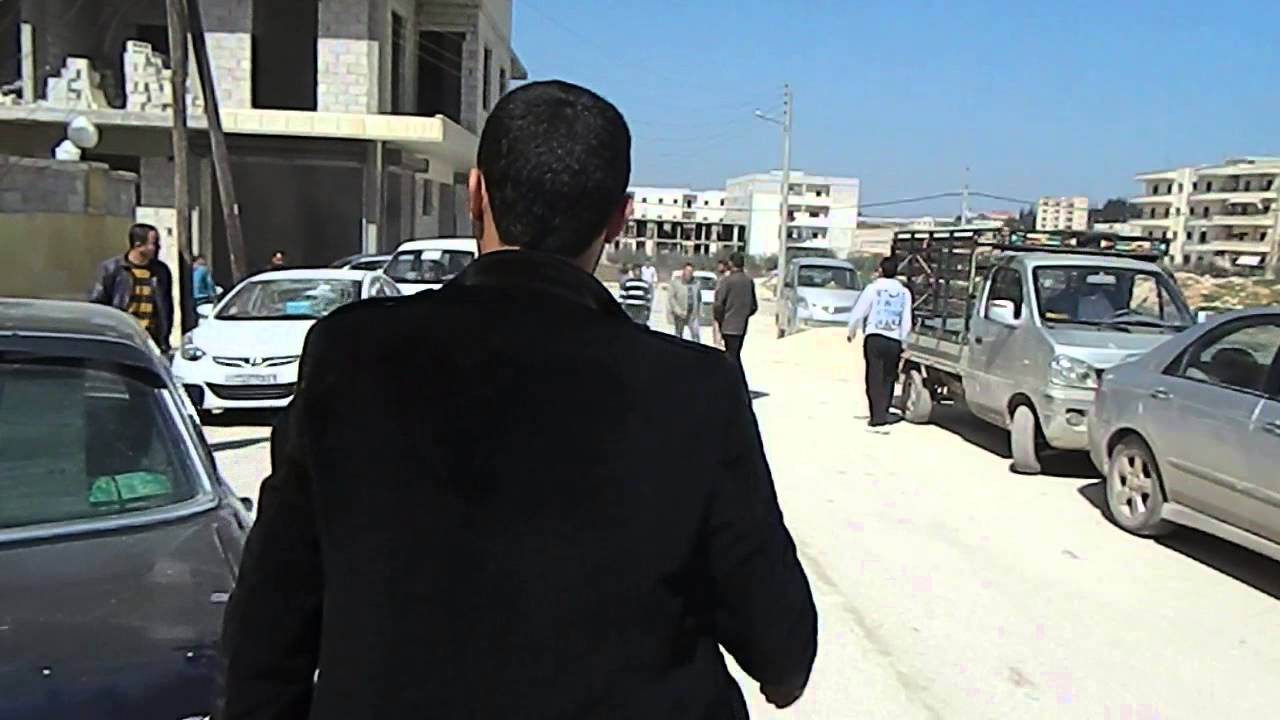 2 عصابة بشار الأسد ترمي براميل متفجرة على  كفر حمرا 20 3 2013