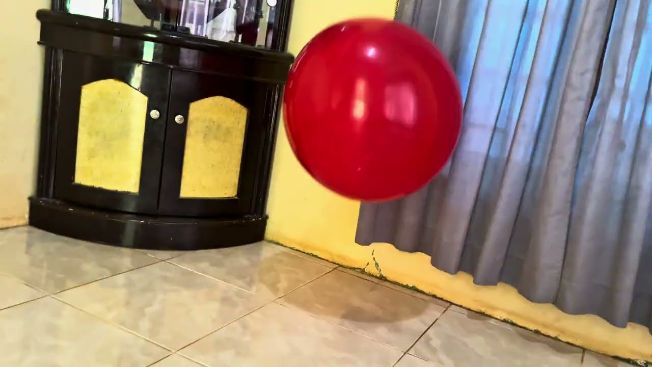 GIANT BALLOON ROCKET IN A SMALL ROOM vs. A LARGE ROOM… THIS ONE IS THE CRAZIEST! 😱🎈🚀
