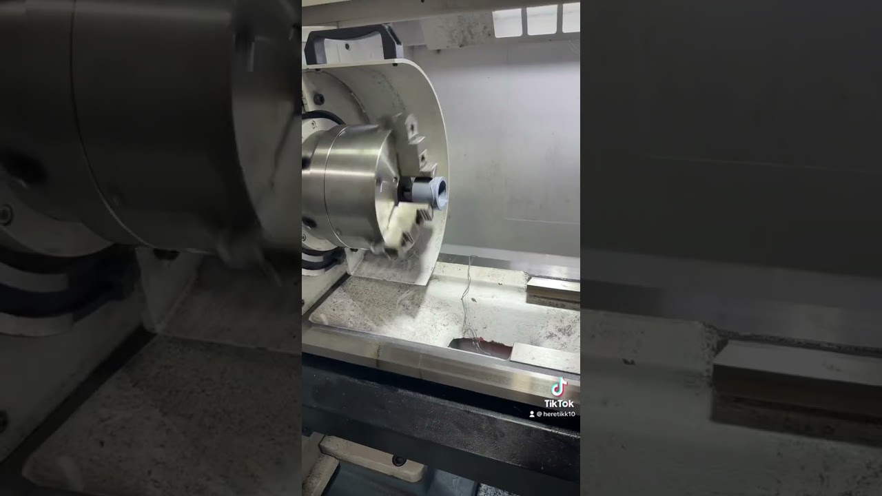 Internal threading 2&rdquo; bar stock!!! #cnc #machining #making #work #plastic