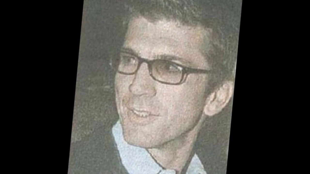 Joe Lando glasses and hat