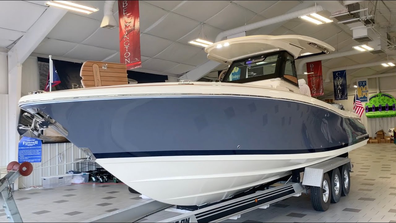 CHRIS CRAFT 30 CATALINA - DETAILED WALKTHROUGH AND LIVE ON THE WATER - ABSOLUTELY BREATHTAKING!!