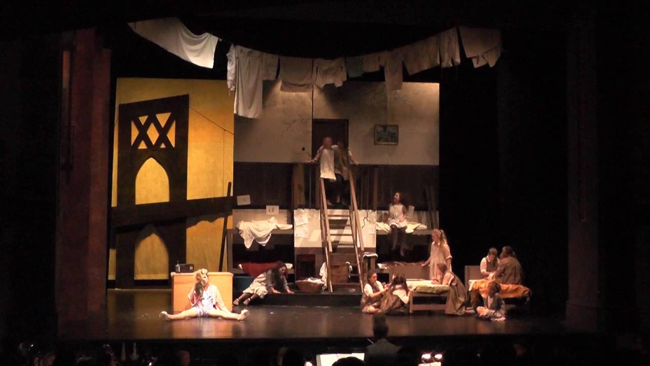 Little Girls, Annie 2015, Whanganui High School