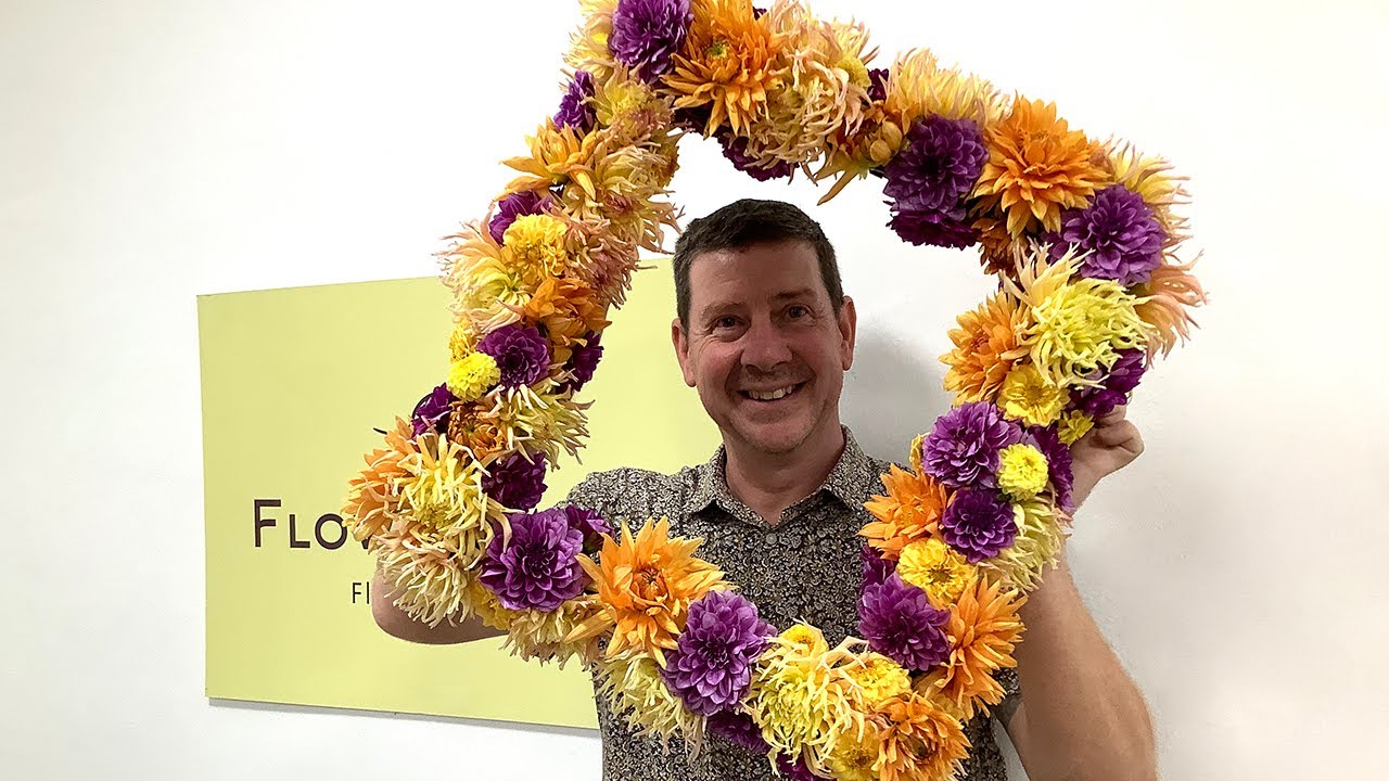 How To Make A Floral Selfie Frame