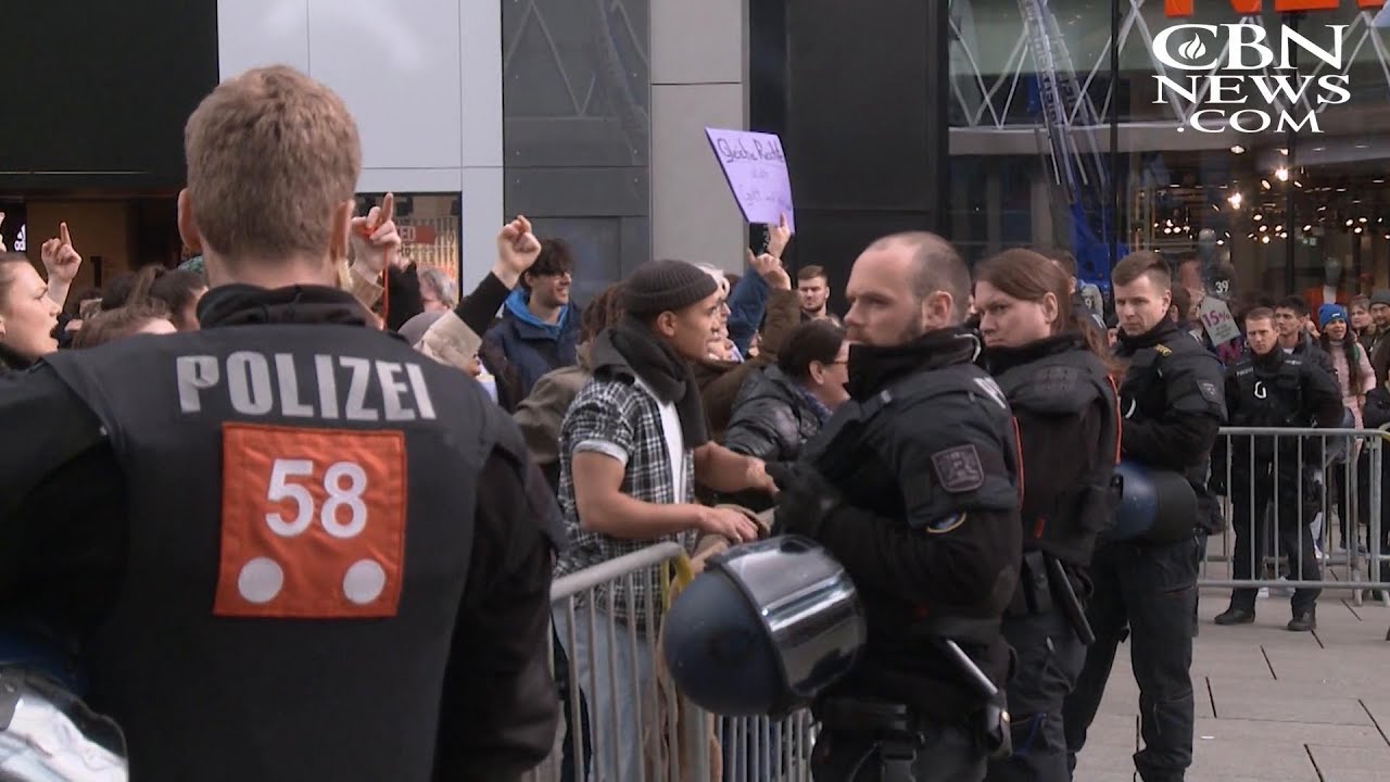 30 Years after the Fall of the Berlin Wall, Some Germans Want a New Wall
