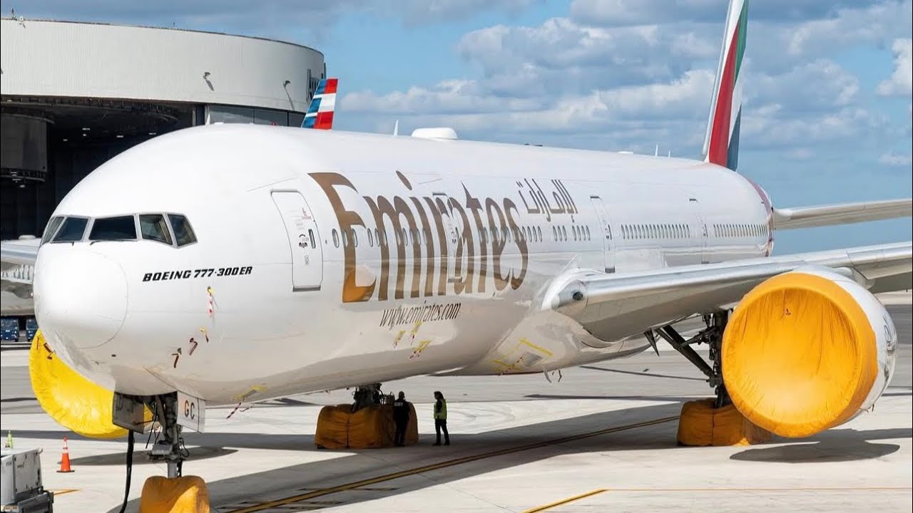 14-Hour Flight From Dubai 🇦🇪 | Emirates Boeing 777 Touches Down in Miami 