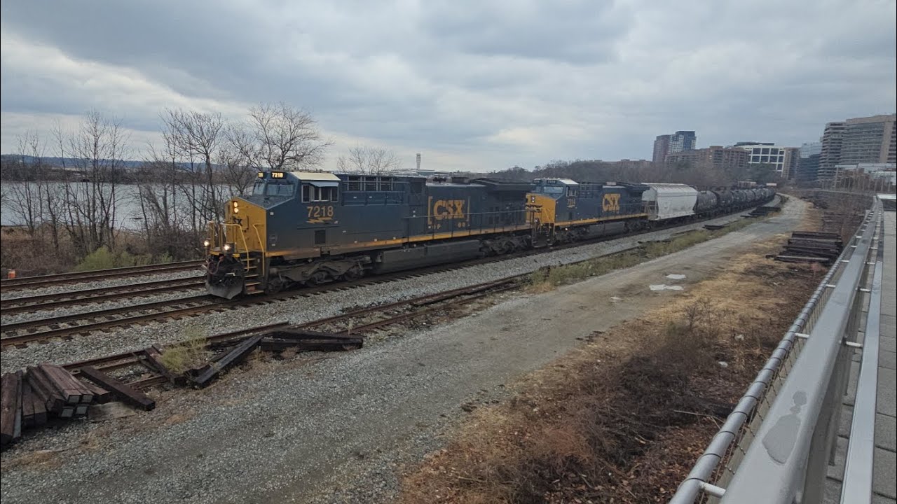 CSX M418 at Long Bridge with 7218 and 7314