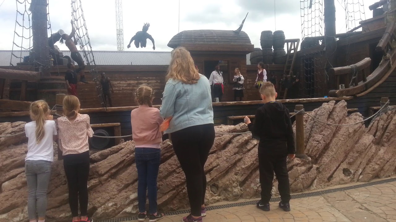 Pirates Of Zanzibar Show @ Flamingo Land