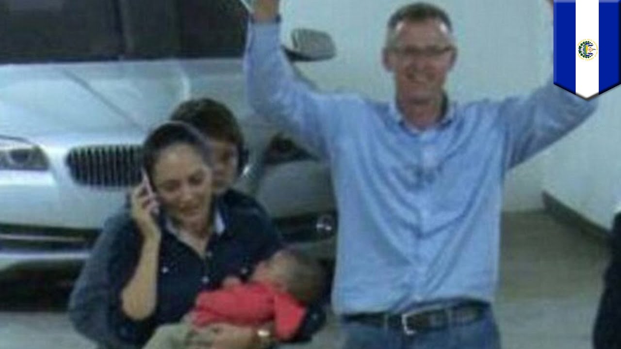 Baby swap parents reunited with their biological child four months after birth - TomoNews