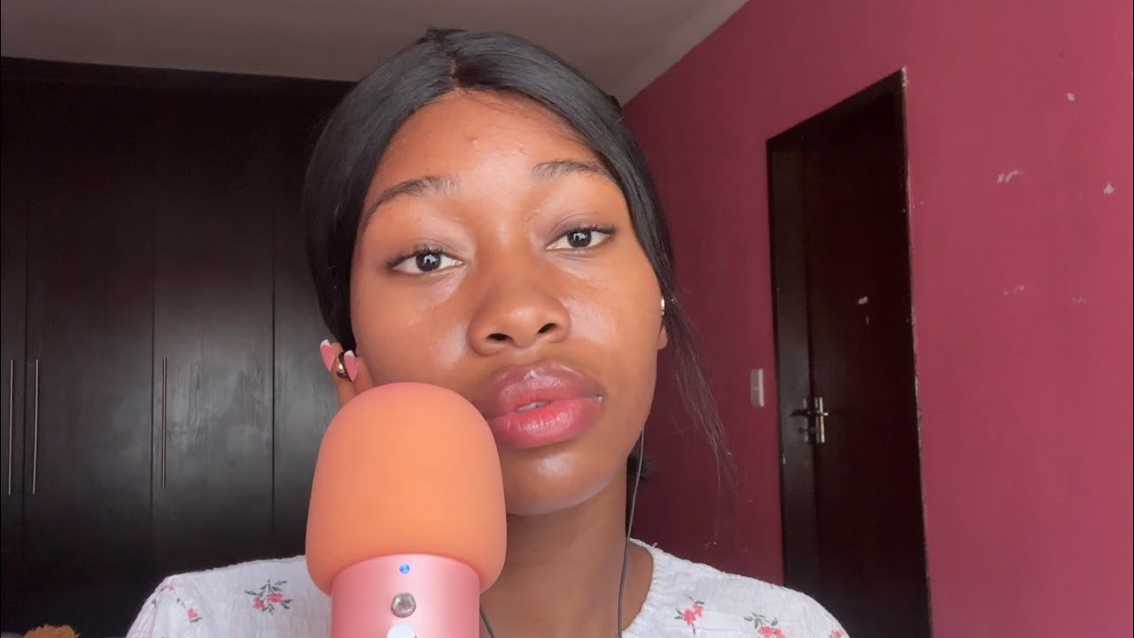 Asmr close up ramble ;) fabric scratching🍄🍂