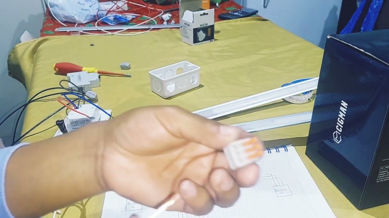 Como conectar dos sensores de movimiento a tiras led.