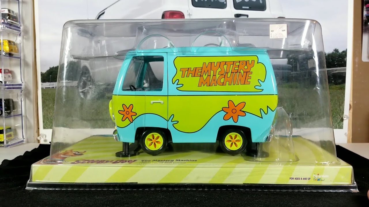 1:18th Scale Diecast Mystery Machine from Johnny Lightning (2003)