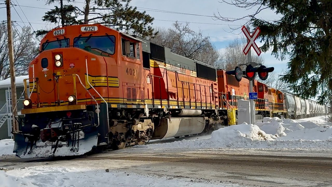 QGRY 919 4021W at Louiseville, QC - 2026-02-09