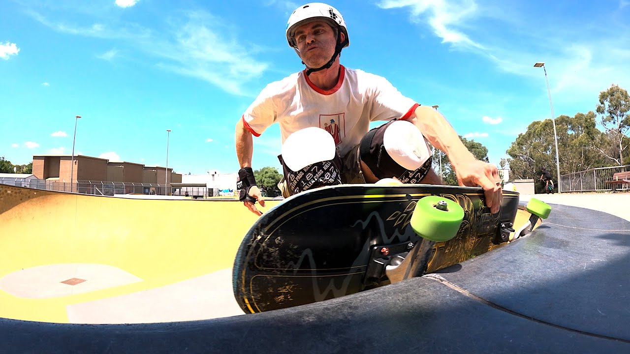 Old dog new trick - Frontside carve grind rail grab