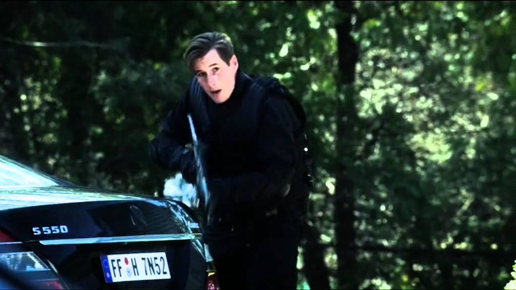 Nikita 2x21 - Sean Gets Shot