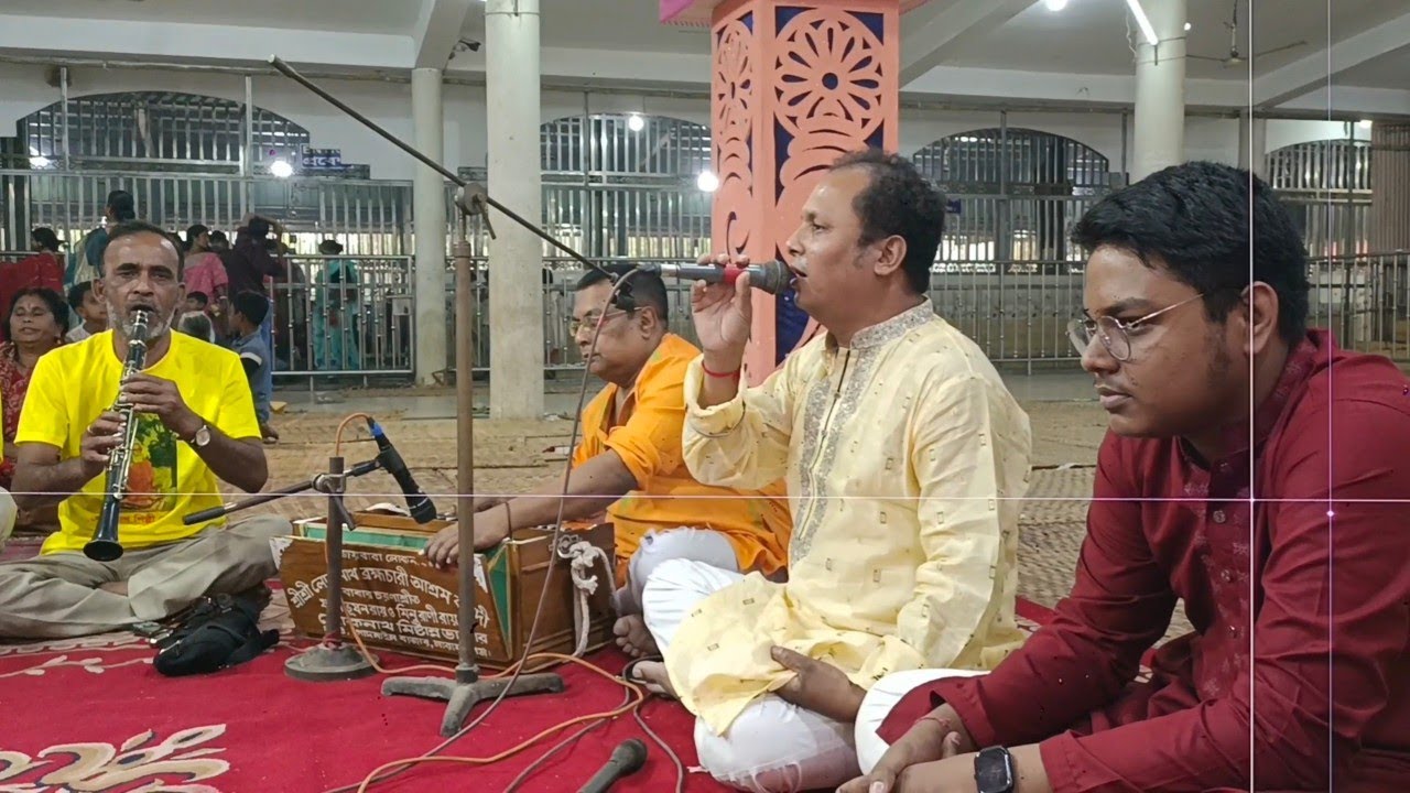নারায়ণগঞ্জের ঐতিহ্যবাহী  লোকনাথ আশ্রমে নাম সংকীর্তন অনুষ্ঠান । বাবা লোকনাথ ব্রহ্মচারী পাদকা উৎসব