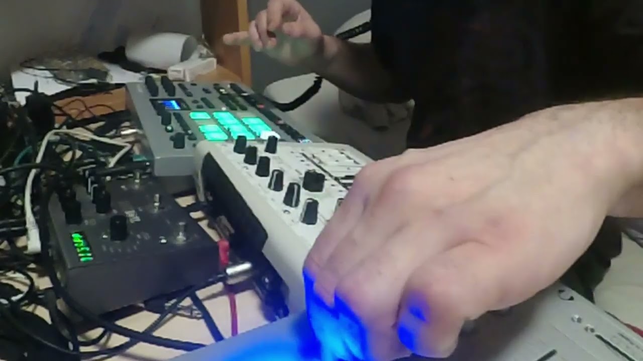 KNRZ XL