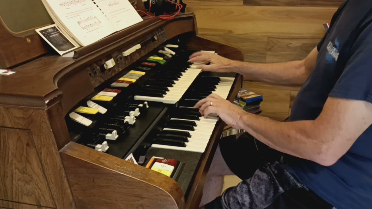 Besame Mucho on the Hammond Spinet