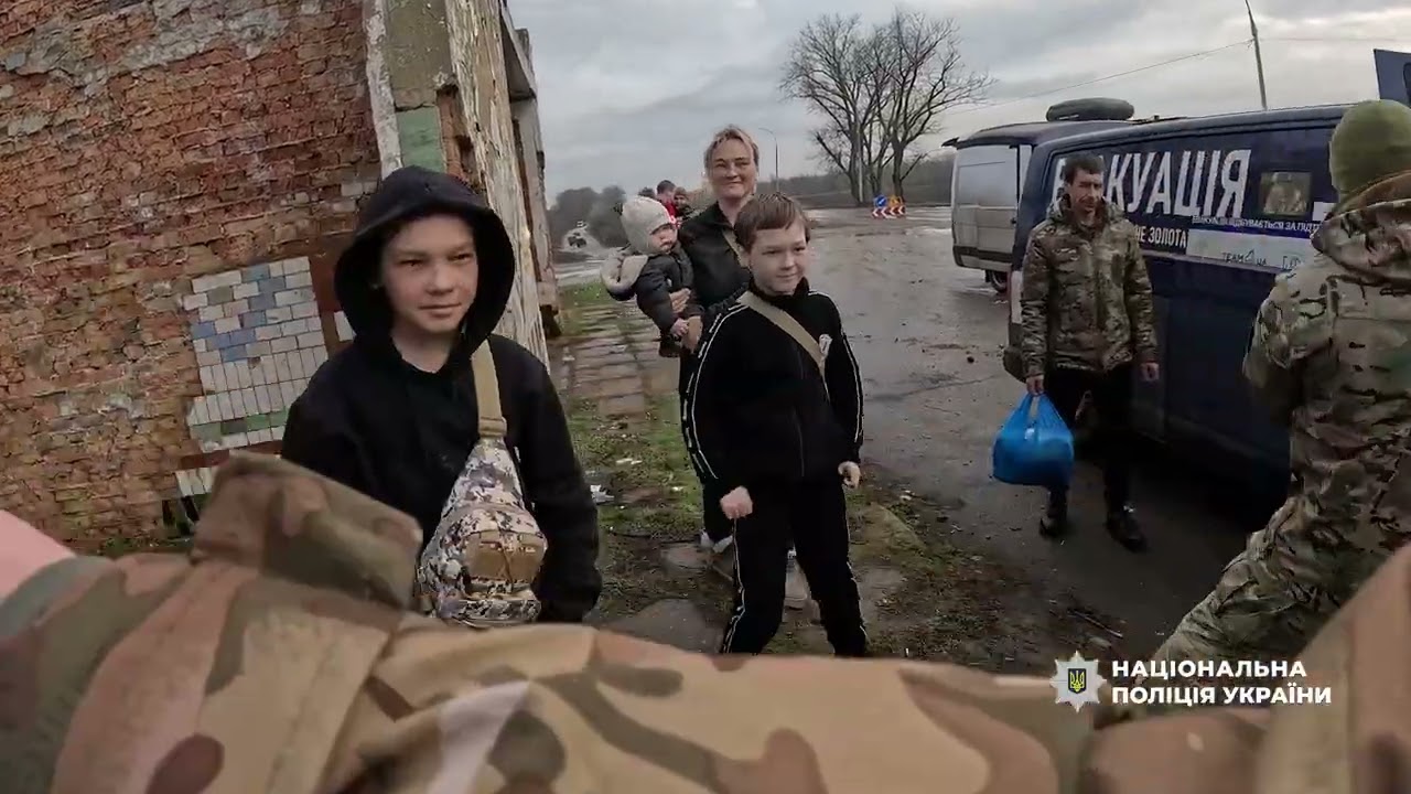 З Васильківки Синельниківського району «Білі янголи» евакуювали родину з чотирма дітьми