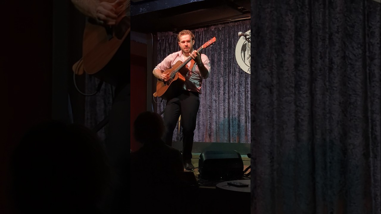 Gareth Pearson at The Parlor Room Acoustic Jam 4