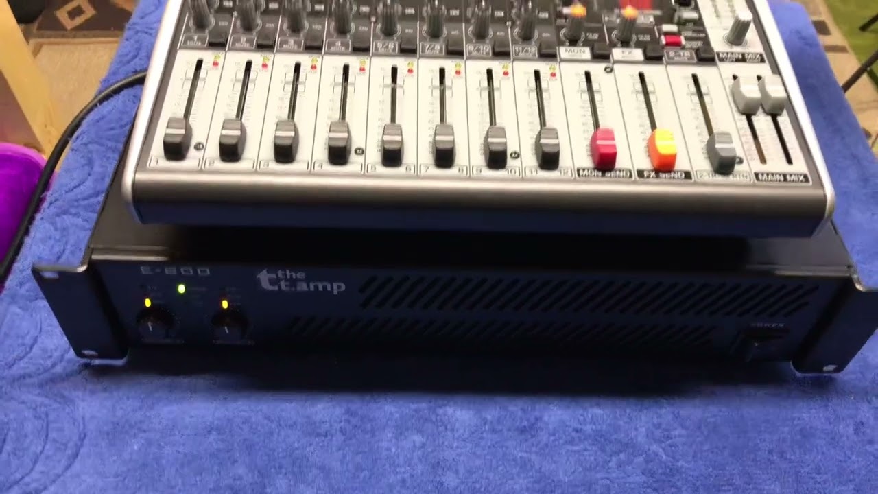 Mixer Behringer și amplificator